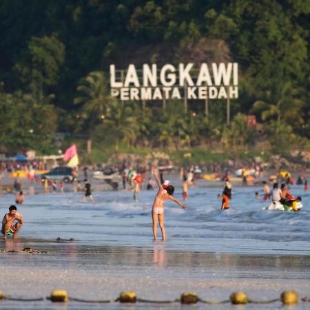 Lagenda Resthouse Cenang Beach Пантай-Ченанг Екстер'єр фото